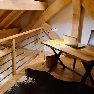 https://tres-beau-duplex-atypique-au-coeur-du-village.fr-provencehotel.com